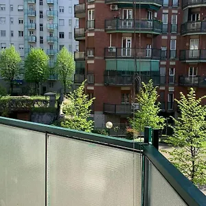 https://casa-dei-fiordalisi.italymilanhotels.net